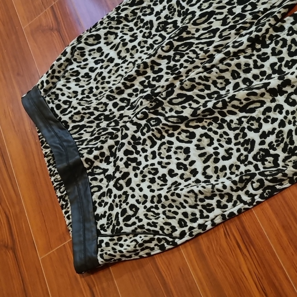 Jessica Simpson Leopard Print Pants Size Medium - Picture 6 of 13